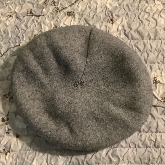 Grey Burret - Picture 1 of 5